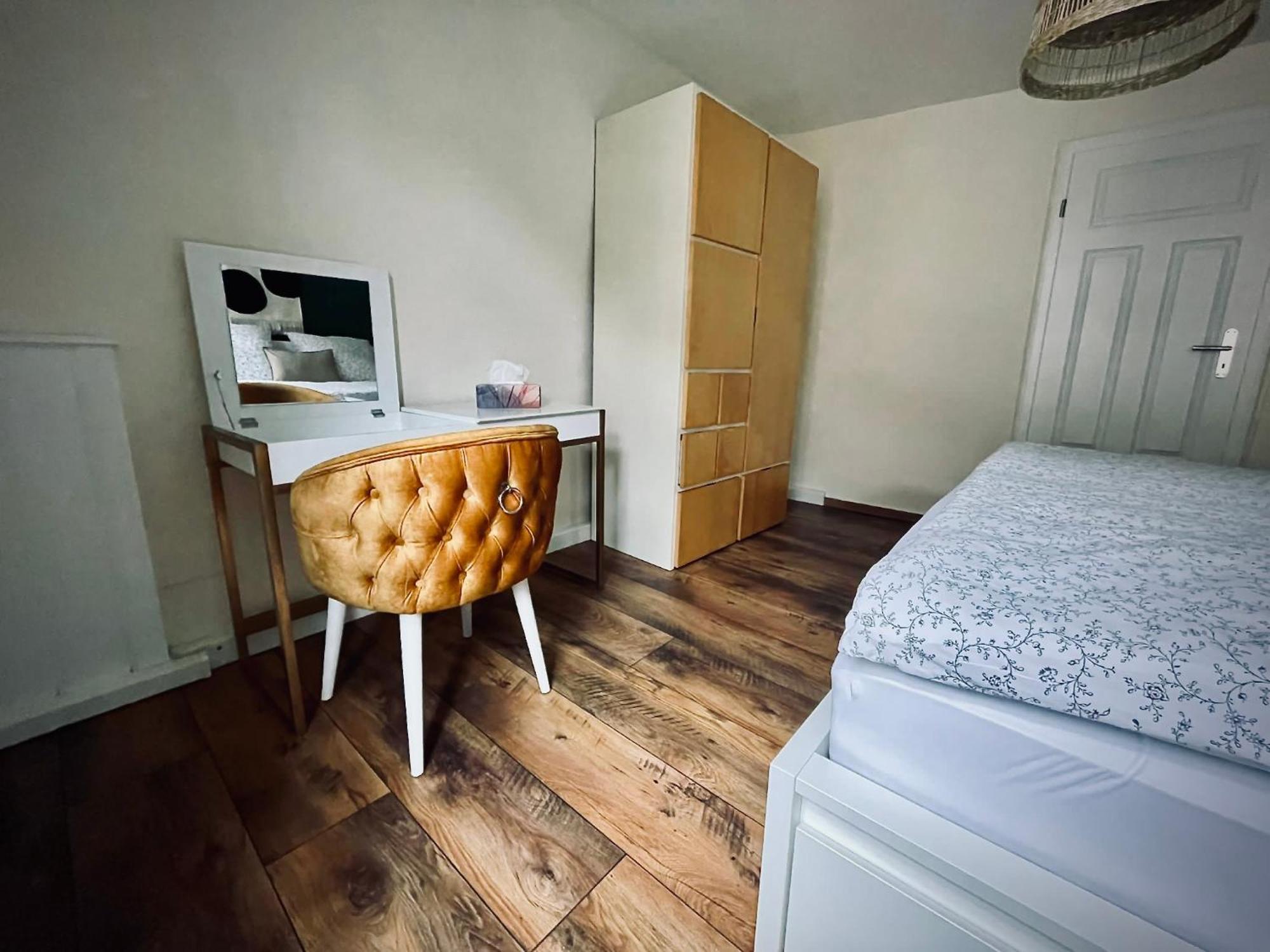 # One Apartment'S / Parkplatz / Schlossplatz Coburg Exterior foto